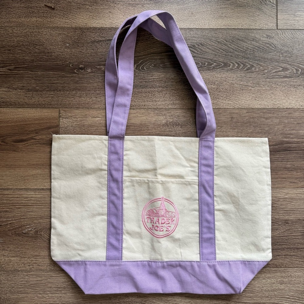 ⭐️NWT⭐️ Trader Joe’s Large Canvas Tote Bag, Lavender & Cream